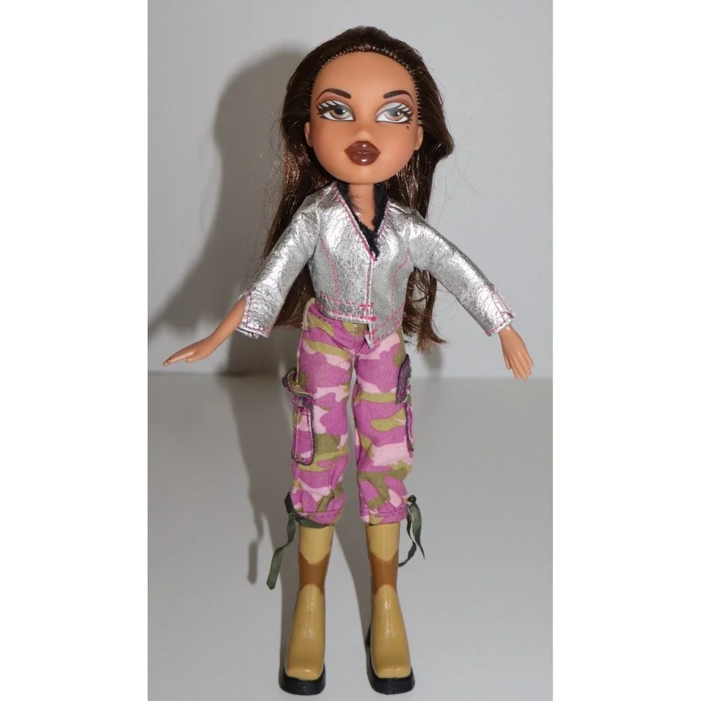 MGA Entertainment BRATZ 2001 Yasmin 3 Dolls Outfits Boots Sandals Lot Vintage